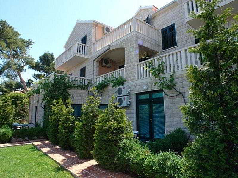 Santic Hotel Postira Exterior photo